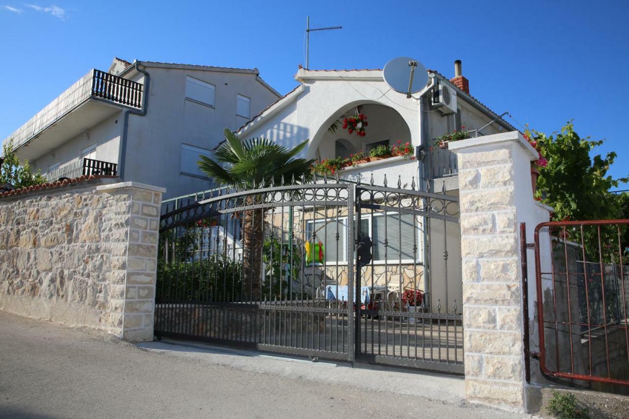Apartment Leonora Vodice Exterior photo